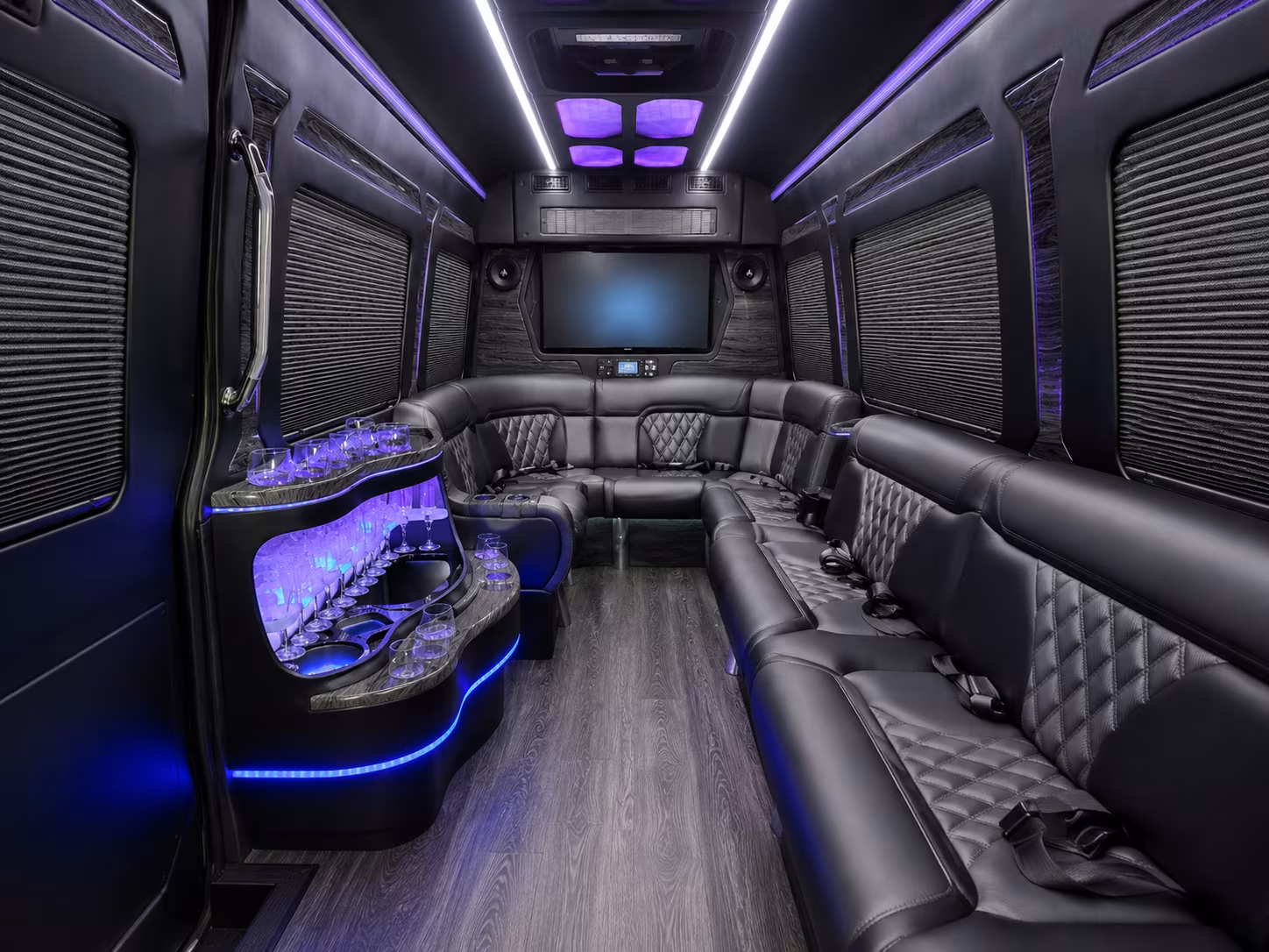 why oakland employers choose oaklandcharterbusservices com for recurring shuttle service